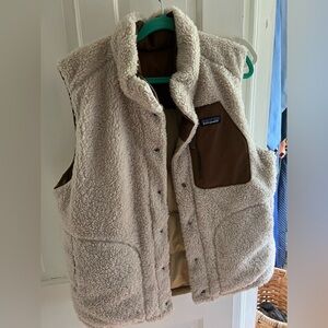 Like new mens Patagonia reversible vest M